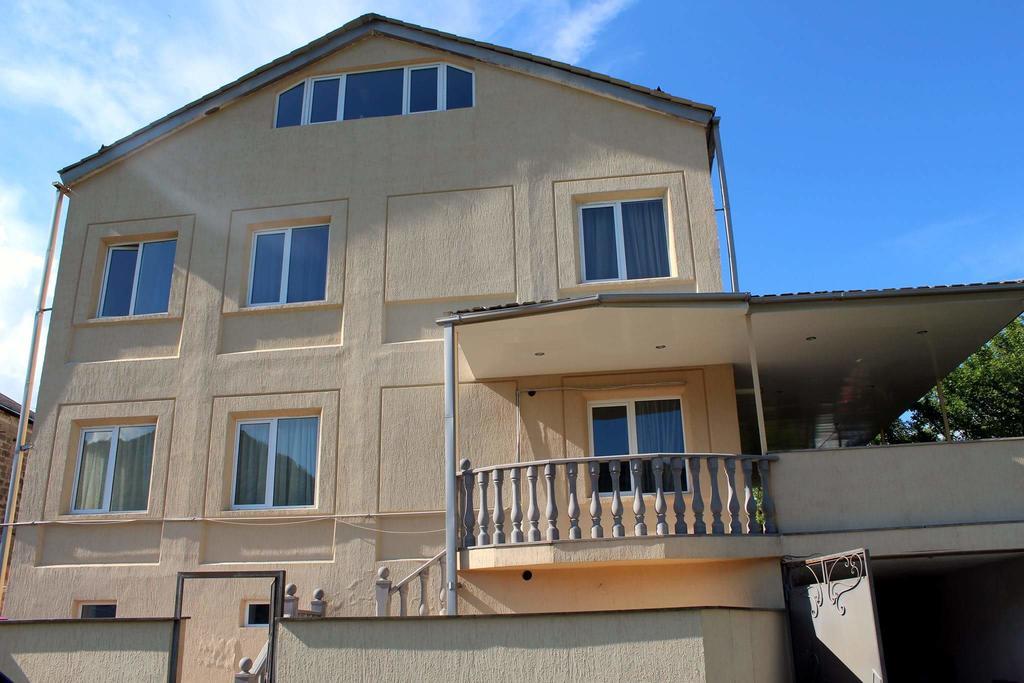 Family & Friends Guest House Dilijan Luaran gambar